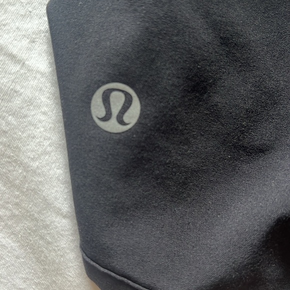 Lululemon speed up shorts 2.5” - Picture 4 of 7